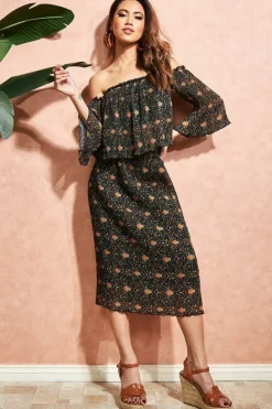 Off The Shoulder Printed Crop Top - Black by City Goddess